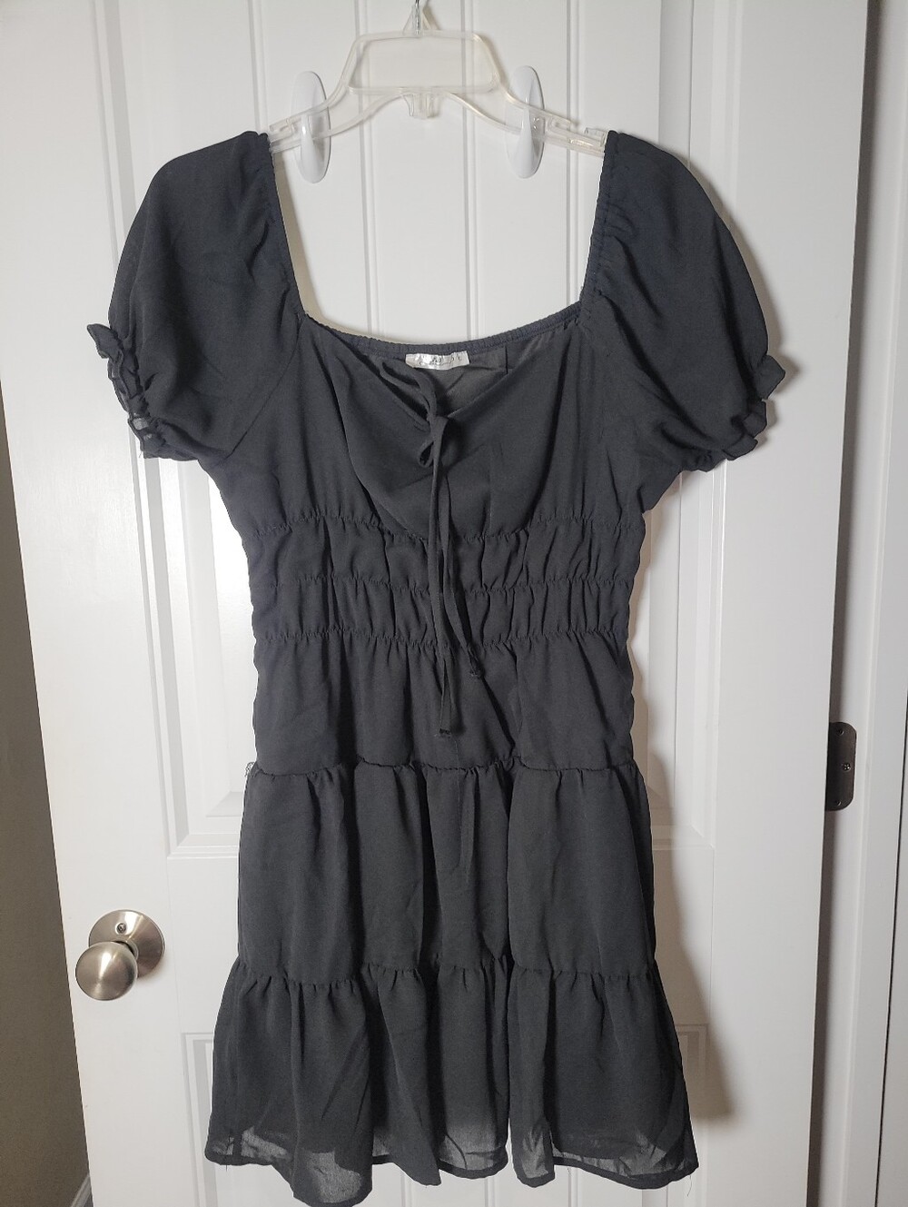 Black Tiered Short-Sleeve Dress with Tie Neck by Unknown Size L - Picture 2 of 8